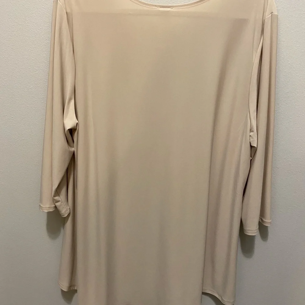 Come n See 1XL tan top new with tags, rounded neck, very flattering - Picture 10 of 10
